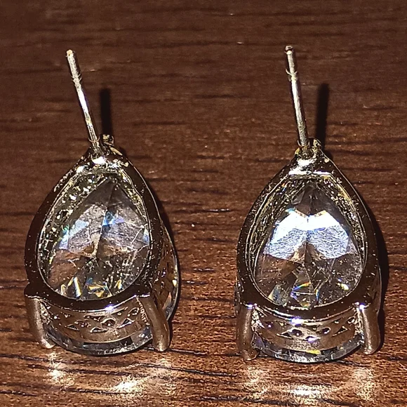 Elegant Silver Tone Cubic Zirconia Teardrop Earrings - Picture 3 of 8